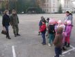 Deti za brnami Prporu podpory velenia